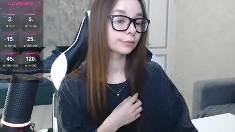 Mila online show from 27, 2, 2025