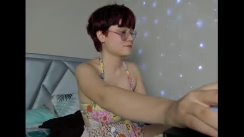 Snapshot of amapolasispanian chatting on 13, 10, 2025 Amapola online show from 13, 10, 2025