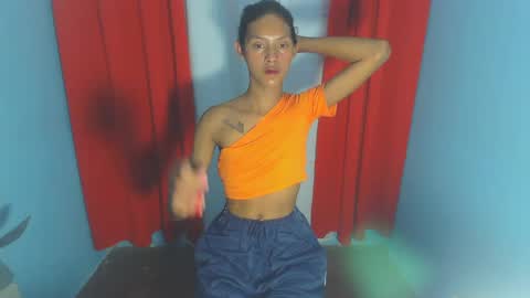 Snapshot of amara_fuck69 chatting on 12, 1, 2025 amara_fuck69 online show from 12, 1, 2025