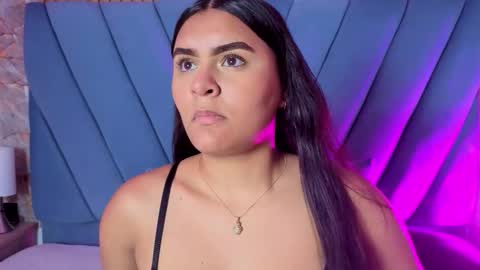 amarahanks_ online show from 5, 11, 2025