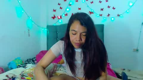 Amara Julia online show from 17, 1, 2025