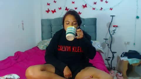 Amara Julia online show from 12, 3, 2025