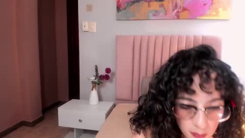 Amara Yasbel online show from 5, 3, 2026