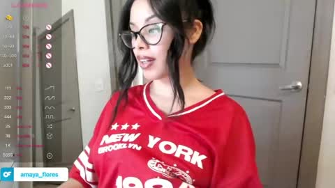 amaya_floress online show from 6, 3, 2025