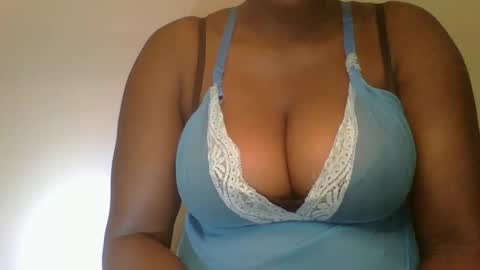 Snapshot of ambar_jasiri chatting on 7, 1, 2025 Mia online show from 7, 1, 2025