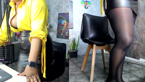 Snapshot of ambar_rose2 chatting on 17, 12, 2024 ambar rose2 online show from 17, 12, 2024