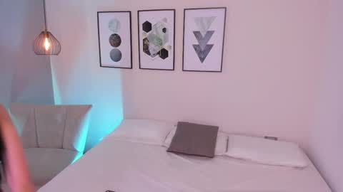 ambarevans_ online show from 30, 9, 2025