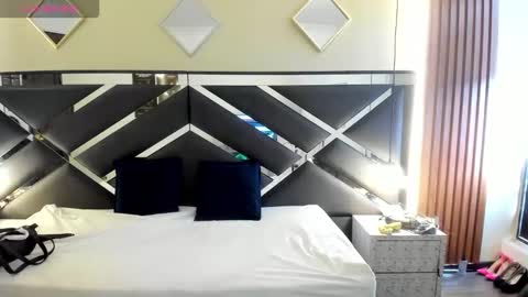 Ambar Ross online show from 22, 3, 2026