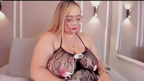 Snapshot of amber_bunnyx chatting on 9, 9, 2025 amber_bunnyx online show from 9, 9, 2025