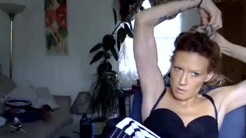 Snapshot of amberdesmond722 chatting on 18, 5, 2026 Kaligirll online show from 18, 5, 2026