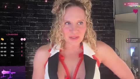 Amber Jade online show from 11, 11, 2025