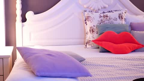 Amberseyes online show from 2, 12, 2024