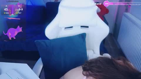 AmbraEnm online show from 8, 2, 2026