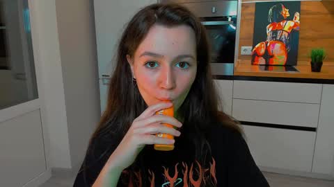Snapshot of ameli_moon chatting on 1, 2, 2025 Eileen online show from 1, 2, 2025