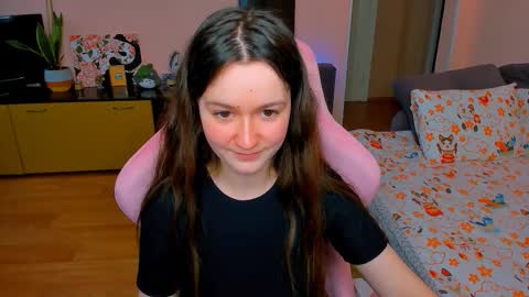 Snapshot of ameli_moon chatting on 8, 10, 2025 Eileen online show from 8, 10, 2025