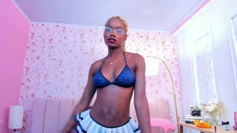 Amelia Adams online show from 14, 10, 2025