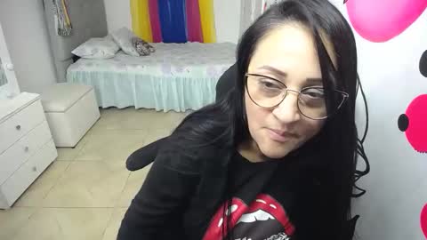 Snapshot of amelia_rizo chatting on 24, 11, 2025 Amelia online show from 24, 11, 2025