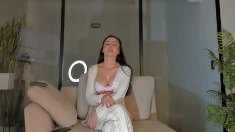 Ameliajones online show from 5, 4, 2026