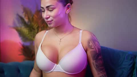 Snapshot of ameliajupiter chatting on 9, 11, 2025 Amelia online show from 9, 11, 2025