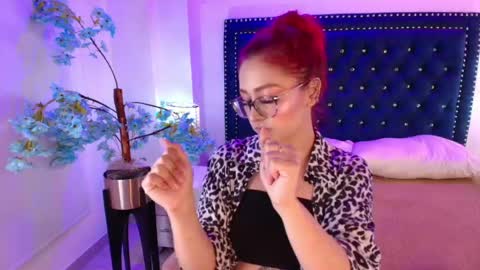 Snapshot of amelie_adamsx chatting on 13, 5, 2026 Amelie online show from 13, 5, 2026