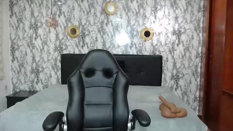 Amell Thomson online show from 11, 10, 2025