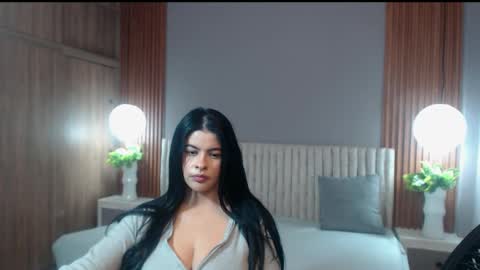 Snapshot of amelliacooper chatting on 7, 10, 2025 Luisa online show from 7, 10, 2025
