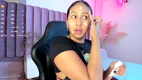 Snapshot of amelyamann chatting on 7, 2, 2025 online show from 7, 2, 2025