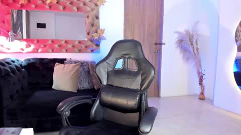 Snapshot of amelyamann chatting on 20, 6, 2026 online show from 20, 6, 2026