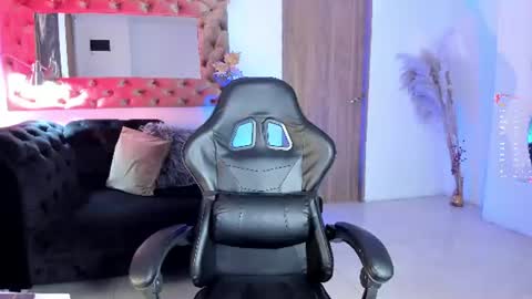 Snapshot of amelyamann chatting on 21, 6, 2026 online show from 21, 6, 2026