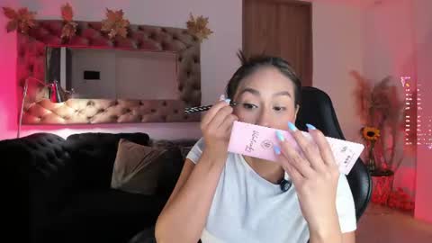 Snapshot of amelyamann chatting on 9, 7, 2026 online show from 9, 7, 2026