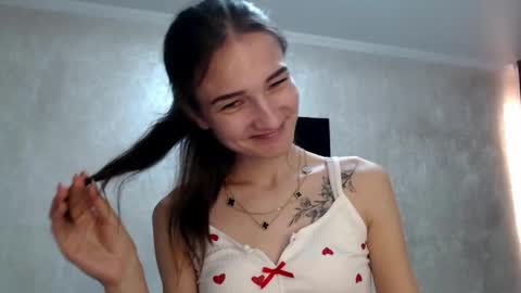 Julia  online show from 4, 12, 2025