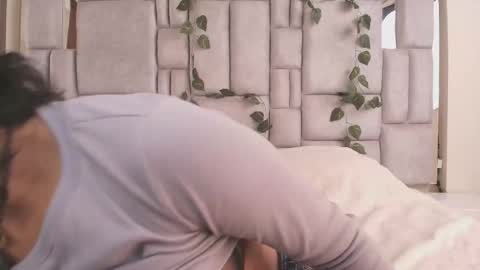      online show from 4, 12, 2025