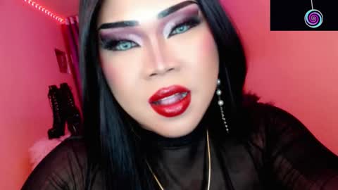 Queen Mireska online show from 28, 11, 2025