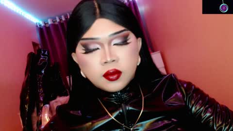 Snapshot of amiadoll chatting on 8, 5, 2026 Queen Mireska online show from 8, 5, 2026