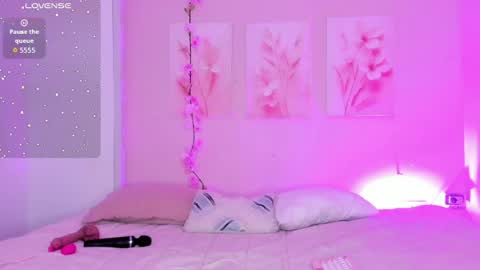AmiiClark  online show from 20, 5, 2026