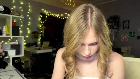 Snapshot of amily_sunray chatting on 25, 3, 2026 Amily online show from 25, 3, 2026