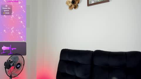 amira_princesswc online show from 18, 11, 2025