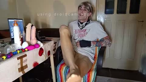 Snapshot of amiyourlover chatting on 22, 11, 2025 LongJohn online show from 22, 11, 2025