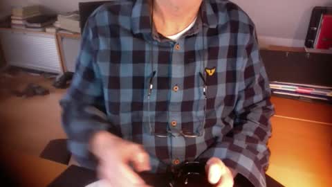 Amor2200 online show from 6, 2, 2026