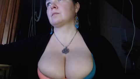 amorelara online show from 9, 1, 2025