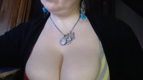 amorelara online show from 4, 3, 2025