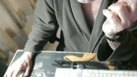Snapshot of amslave4f chatting on 7, 7, 2026 amslave4f online show from 7, 7, 2026