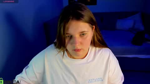 Snapshot of amy__wood chatting on 29, 9, 2025 AmyGMT 2 Mon-Sun 0300am-0900am online show from 29, 9, 2025