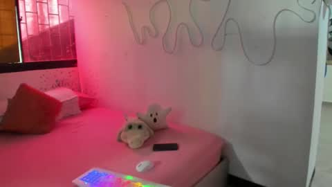 AmyEloise online show from 5, 11, 2025