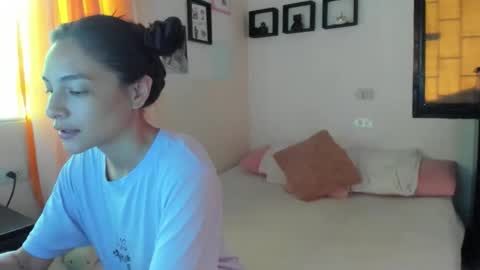 AmyEloise online show from 10, 11, 2025