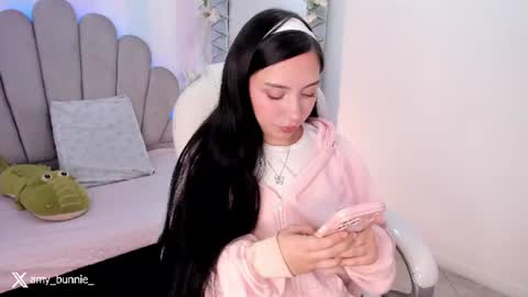 Snapshot of amy_bunniie chatting on 5, 8, 2026 Amy online show from 5, 8, 2026