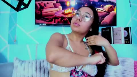 Emy Noa  online show from 4, 4, 2026