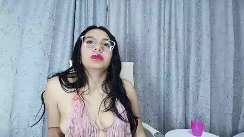 Emy Noa  online show from 18, 4, 2026