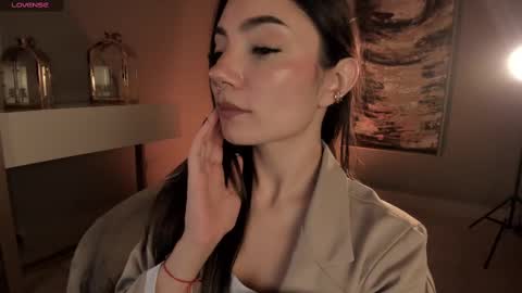 Amy Armstrong online show from 8, 3, 2025