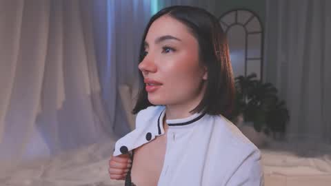 Amy Armstrong online show from 27, 3, 2026